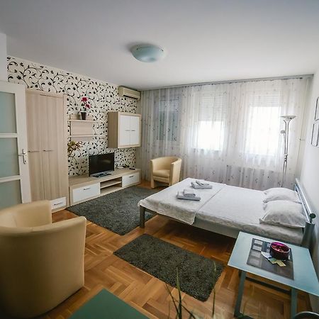 Apartment Stela Белград Екстериор снимка